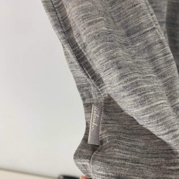 Icebreaker Flawed Gray 100% Merino Wool Longline Tee Shirt - Picture 5 of 10